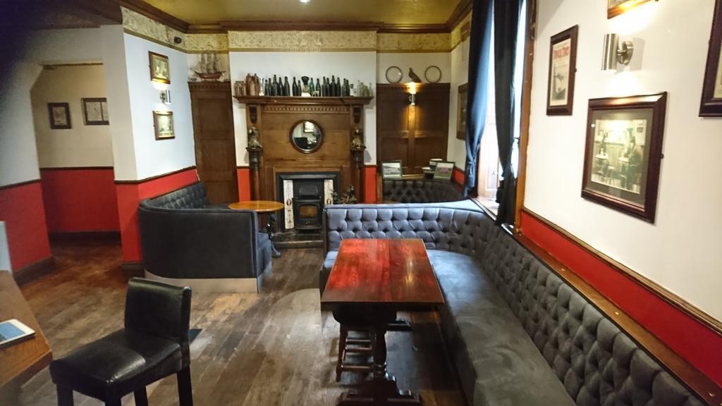 The King'S Head Hotel Кийли Екстериор снимка